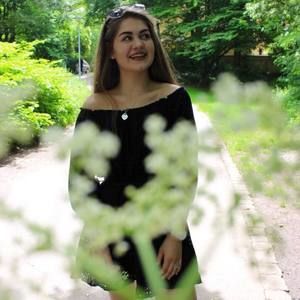 Meet your Posher, Annika